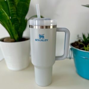 NEW Stanley H2.0 FlowState Tumbler - 40 oz (Fog)